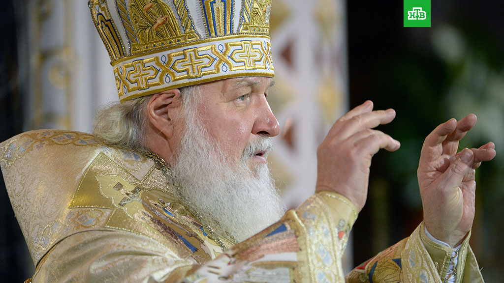 Патриарх Кирилл в Рождество провел сеанс связи с МКС и пообедал с бездомными
