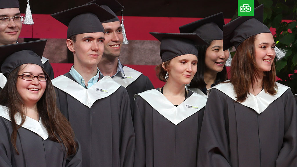 Путин пообещал сохранить бесплатное высшее образование в России