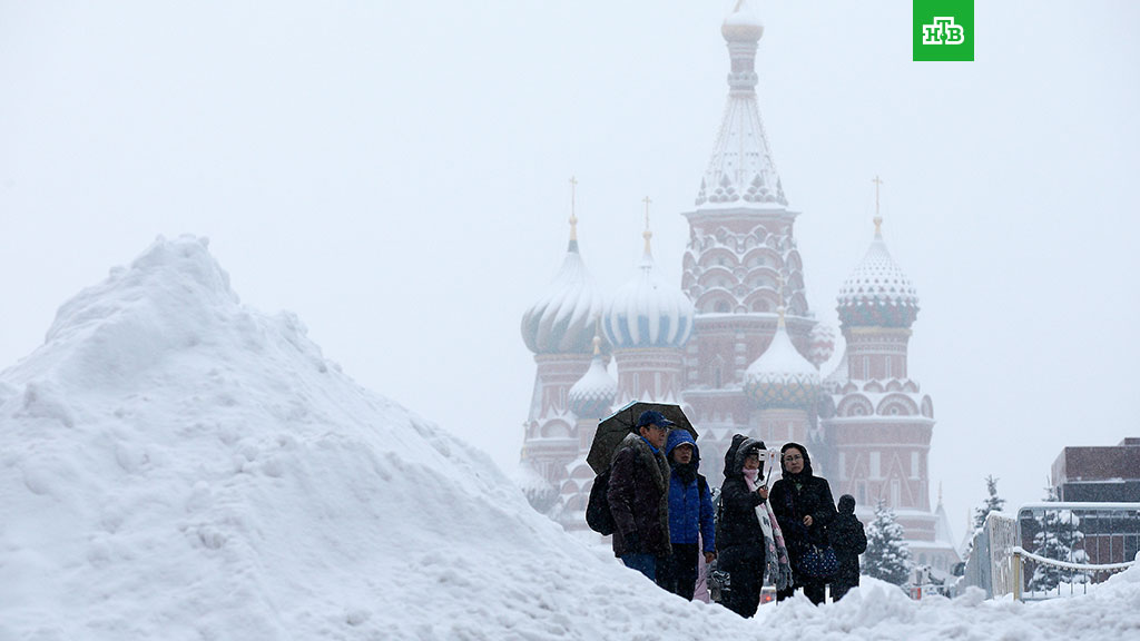 После рекордного снегопада в Москву придут метели и похолодание