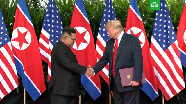 Трамп пытался применить к Ким Чен Ыну фирменное рукопожатие.
ЗаМинуту, Трамп Дональд, Ким Чен Ын.
НТВ.Ru: новости, видео, программы телеканала НТВ Трамп пытался применить к Ким Чен Ыну фирменное рукопожатие.
ЗаМинуту, Трамп Дональд, Ким Чен Ын.
НТВ.Ru: новости, видео, программы телеканала НТВ