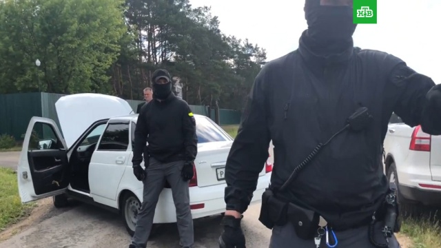 В доме главы Серпуховского района Подмосковья проводят обыск.
Московская область, обыски.
НТВ.Ru: новости, видео, программы телеканала НТВ В доме главы Серпуховского района Подмосковья проводят обыск.
Московская область, обыски.
НТВ.Ru: новости, видео, программы телеканала НТВ