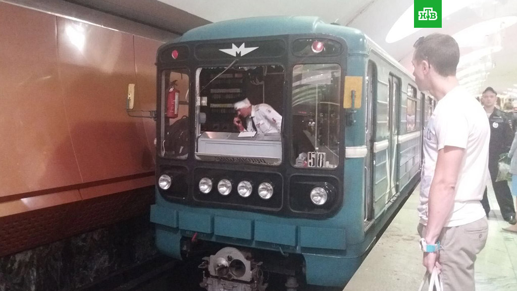 Движение поездов на салатовой ветке московского метро восстановлено после сбоя