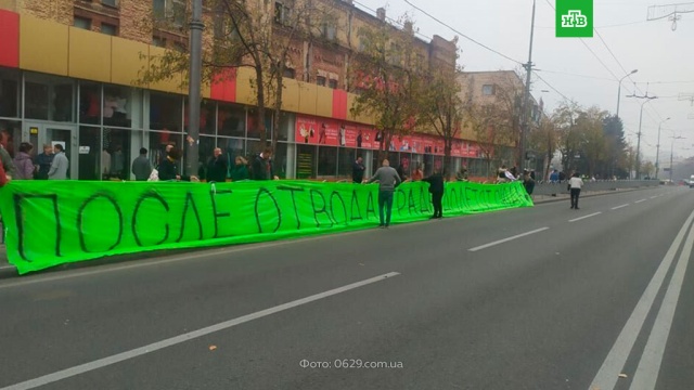Зеленского в Мариуполе встретили песней про лоха.
Зеленский, митинги и протесты, Украина.
НТВ.Ru: новости, видео, программы телеканала НТВ Зеленского в Мариуполе встретили песней про лоха.
Зеленский, митинги и протесты, Украина.
НТВ.Ru: новости, видео, программы телеканала НТВ