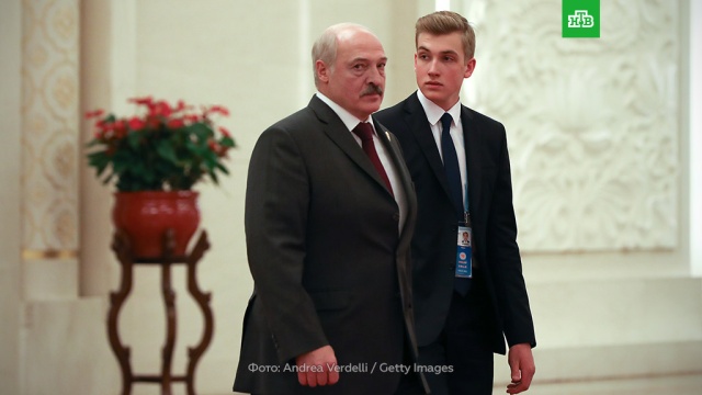 У красавца Николая Лукашенко появилась армия поклонниц.
Белоруссия, Лукашенко, соцсети.
НТВ.Ru: новости, видео, программы телеканала НТВ У красавца Николая Лукашенко появилась армия поклонниц.
Белоруссия, Лукашенко, соцсети.
НТВ.Ru: новости, видео, программы телеканала НТВ