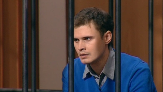 Голая знаменитость Максим трахается в презервативе