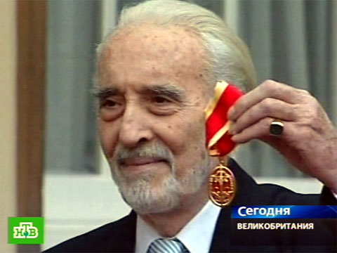 Годы не властны: Мадонна к 60-летию снялась для глянца в чулках изображения Годы не властны: Мадонна к 60-летию снялась для глянца в чулках изоражения