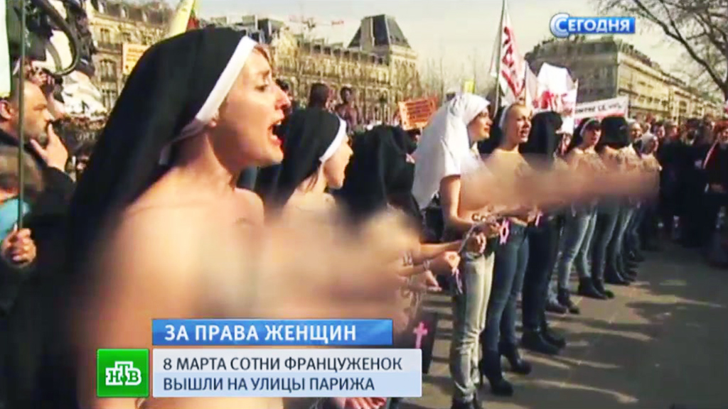 считаю, девушка раздевается большие сиськи видео на телефон неважно? Очень