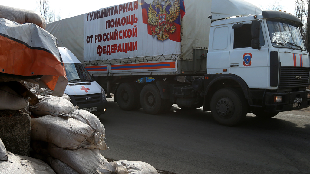 В Донбасс отправилась колонна МЧС РФ с гуманитарной помощью В Донбасс отправилась колонна МЧС РФ с гуманитарной помощью