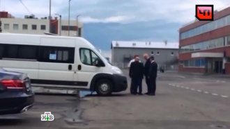 в какой стране расстреляли туристов на пляже. gr main. в какой стране расстреляли туристов на пляже фото. в какой стране расстреляли туристов на пляже-gr main. картинка в какой стране расстреляли туристов на пляже. картинка gr main. Полиция Туниса обнаружила в песке на пляже телефон террориста, напавшего на отель в Сусе. Это даст следствию новые зацепки. Туристы пакуют вещи. Те, кто туда собирался, массово сдают билеты. И это приговор не столько даже бедным тунисцам, сколько тем идеалистам, кто с началом "арабской весны" (а начиналась она именно с Туниса) утверждал, что сейчас в Магрибе наступит эпоха демократии, свободы, процветания и чуть ли не вселенской любви.