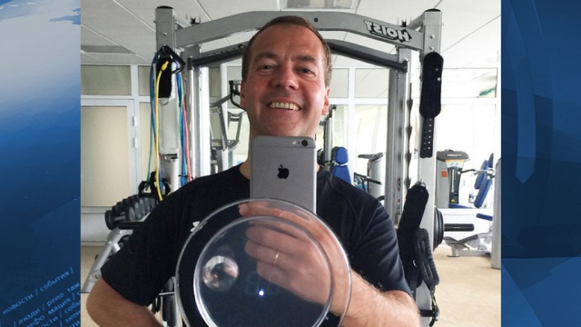 Селфи Медведева в спортзале взбудоражило Интернет. Интернет,Медведев,соцсети. НТВ.Ru: новости, видео, программы телеканала НТВ