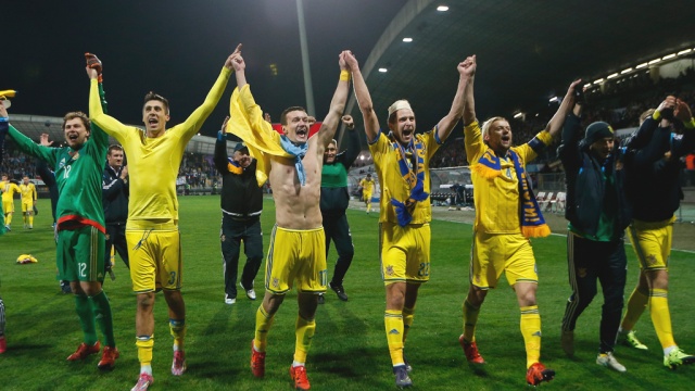 Украинские футболисты пробились на Евро-2016. Словения Украина футбол