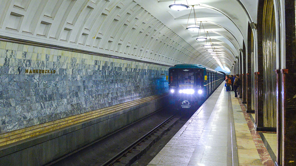 Зеленая ветка метро. Замоскворецкая линия Московского метрополитена. Станция Новокузнецкая Замоскворецкой линии. Станция белорусская Замоскворецкой линии. Метро белорусская Замоскворецкая линия.