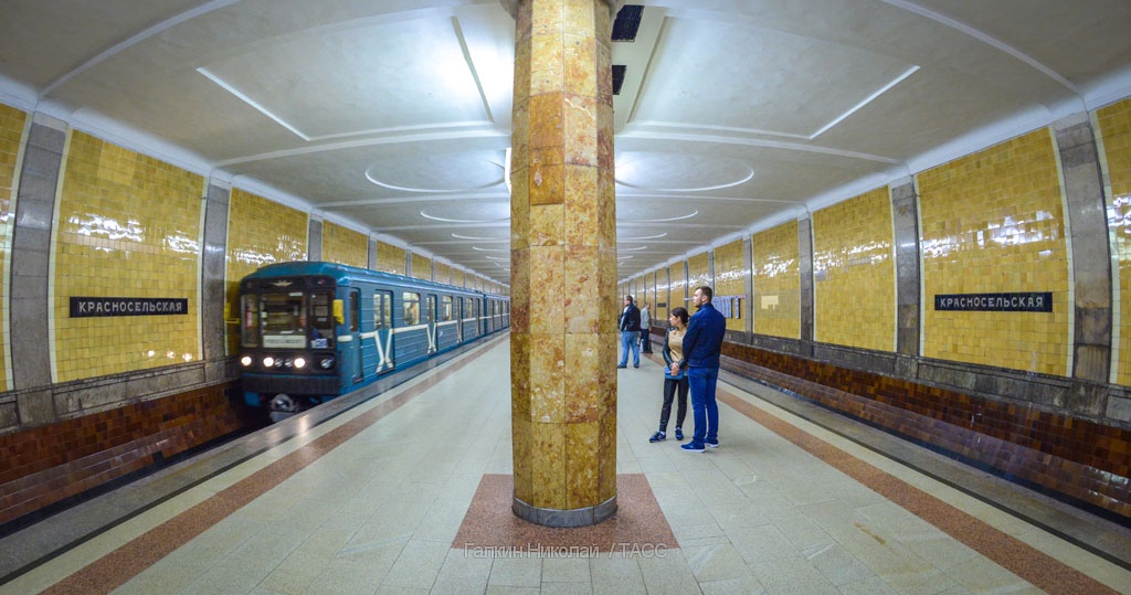 Сокольническая линия метро. Станция Красносельская Москва. Станция метро Красносельская. Станция Красносельская Сокольнической линии. Метро Москвы станция Красносельская Сокольническая линия.