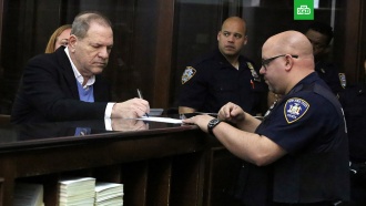 Пока жена сосет член мужа, друг пристроился сзади и засадил