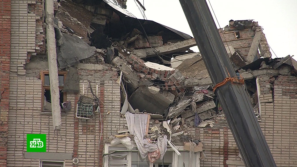 обрушение стены частного дома. где в ростове обрушилась стена к дому. ростов обрушение дома видео.