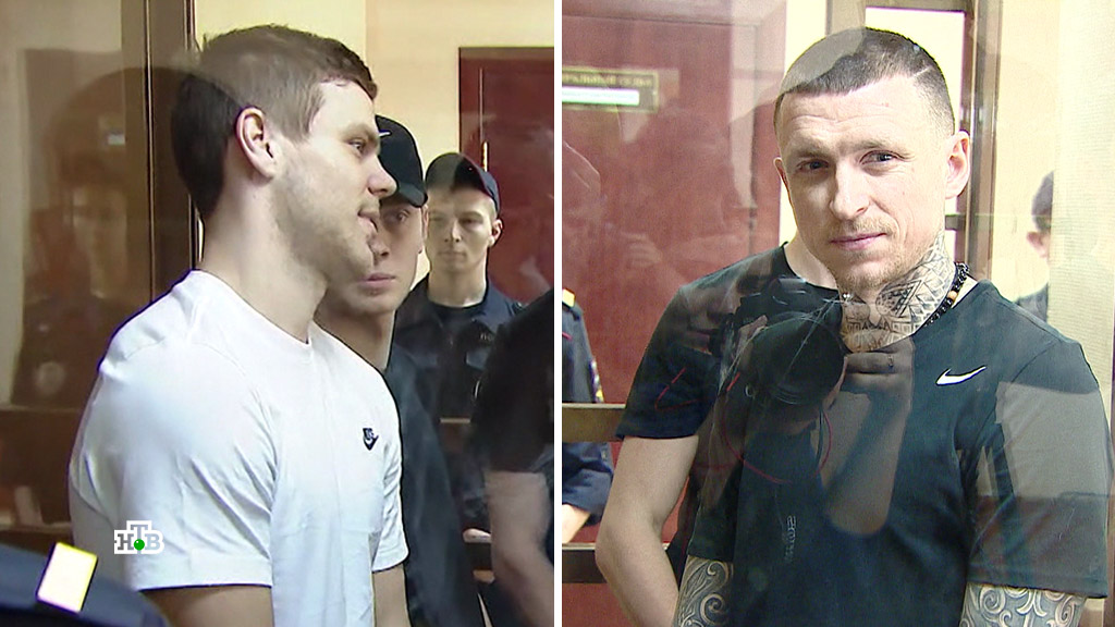 Футболисты Александр Кокорин и Павел Мамаев в скором