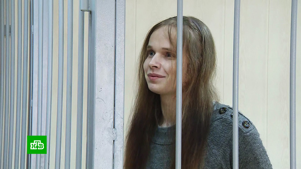 Женщина за решеткой. Женщина за решеткой. За что посадили девочек. Осужденная женщина. Осужденная женщина.