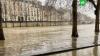 Вышедшая из берегов Сена затопила набережные Парижа