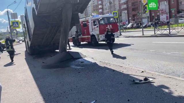 Что случилось с автобусом в питере сегодня. Смотреть фото Что случилось с автобусом в питере сегодня. Смотреть картинку Что случилось с автобусом в питере сегодня. Картинка про Что случилось с автобусом в питере сегодня. Фото Что случилось с автобусом в питере сегодня