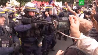 Полиция Парижа применила слезоточивый газ на митинге против вакцинации