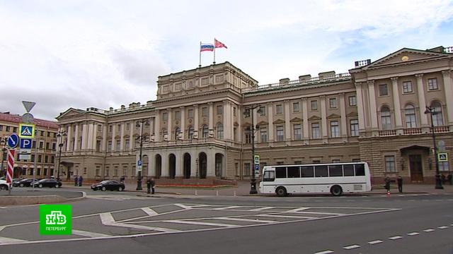 как сделать киар код через госуслуги на ковид. spb vib oc. как сделать киар код через госуслуги на ковид фото. как сделать киар код через госуслуги на ковид-spb vib oc. картинка как сделать киар код через госуслуги на ковид. картинка spb vib oc. В соответствии с действующей редакцией Указа Мэра Москвы № 68-УМ (с изменениями, внесенными № 35-УМ, № 37-УМ, № 40-УМ и № 42-УМ), с 19 июля 2021 года предприятия общественного питания не обязаны проверять QR-коды у посетителей. При этом организации сами могут принять решение о проверке QR-кодов, и в таком случае вам нужно будет предъявить QR-код и документ, удостоверяющий личность. Заранее уточните, потребуется ли вам QR-код.