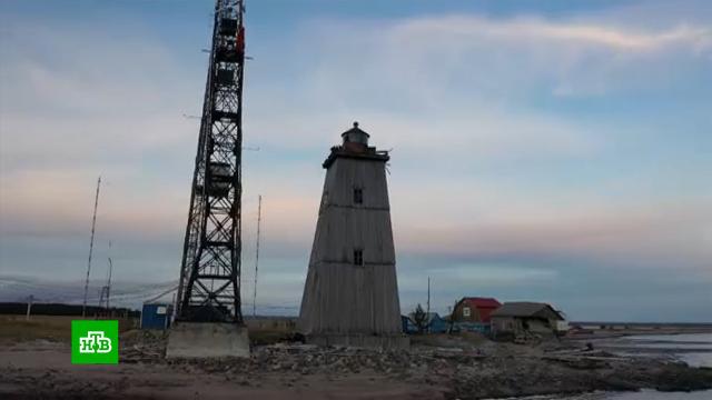 мужчина открыл аварийную дверь самолета. 16 Polyakov. мужчина открыл аварийную дверь самолета фото. мужчина открыл аварийную дверь самолета-16 Polyakov. картинка мужчина открыл аварийную дверь самолета. картинка 16 Polyakov. Проветриться, как выяснилось позднее, захотел столичный фотограф, а по совместительству преподаватель консерватории Владимир Кузнецов. С его слов, в салоне было слишком жарко, не работала система вентиляции, периодически гасло освещение, а взлет все откладывался.