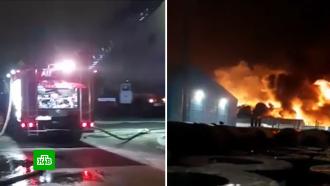 Спасатели 12 часов тушили пожар на ульяновском заводе по производству раковин