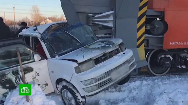 Авто попало под поезд