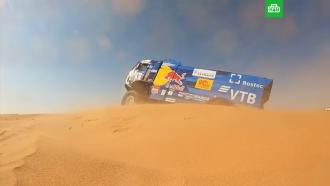 Экипаж россиянина Сотникова выиграл десятый этап ралли «Дакар» в зачете грузовиков