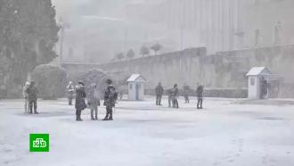 <nobr>Из-за</nobr> снегопадов в Греции объявлен внеплановый выходной